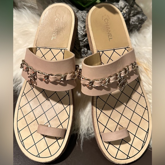 CHANEL Shoes - ⚠️⚠️clearance⚠️⚠️Chanel co chain nude sandals 37.5C